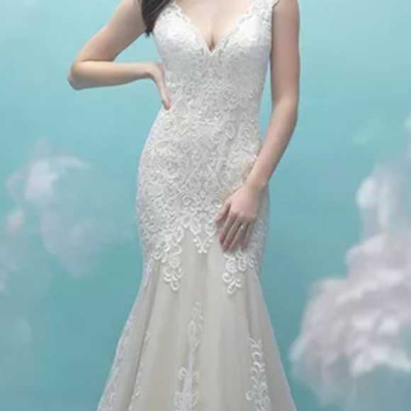 Allure Bridal Wedding dress, Style #9468 - Picture 2 of 6